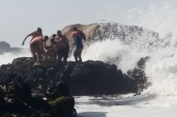 Jovem que arriscou a vida para tentar salvar mulher já teve alta e está bem