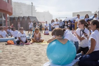 Aula para grávidas na praia está a chegar