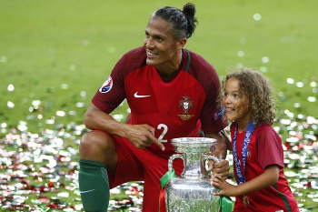 Bruno Alves em entrevista no programa Praça do Almada