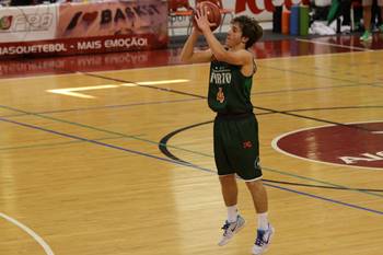 Diogo Gomes desperta atenção da seleção de basquetebol 