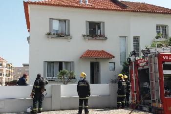 Três incêndios durante a tarde em diversas localizações