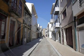 Obras condicionam  trânsito na Rua José Malgeuira